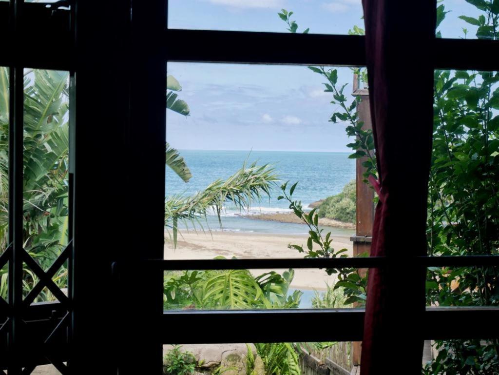 Delicious Monster Accommodation Port Saint John's Ruang foto